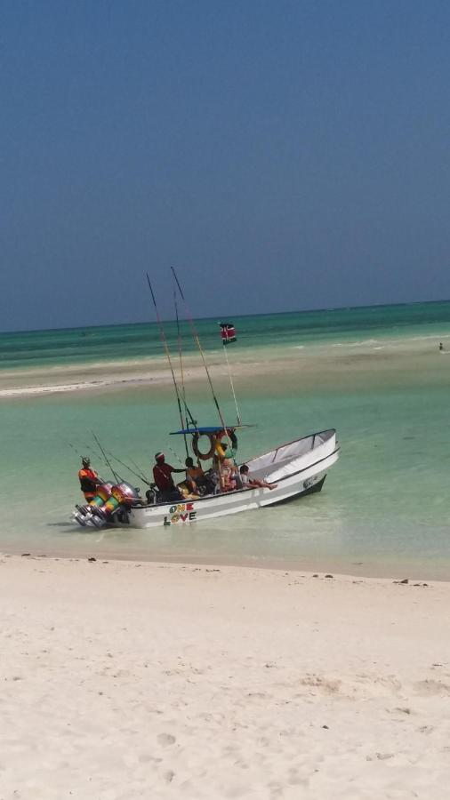 Chiky Villa Watamu Bagian luar foto